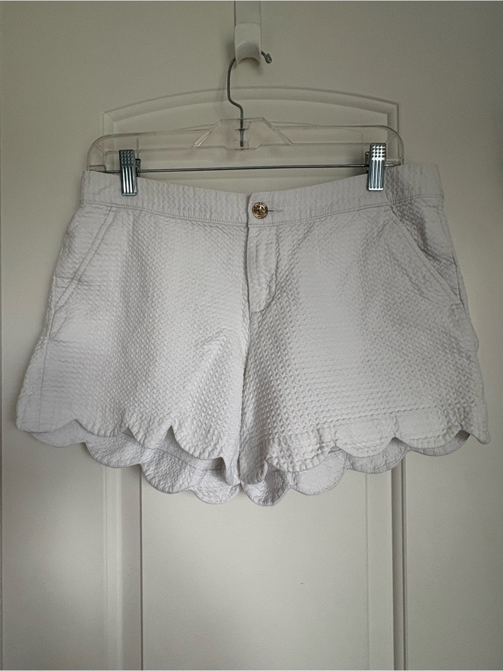 Lilly Pulitzer The Buttercup Scallop Shorts White Textured Cotton - Size 8